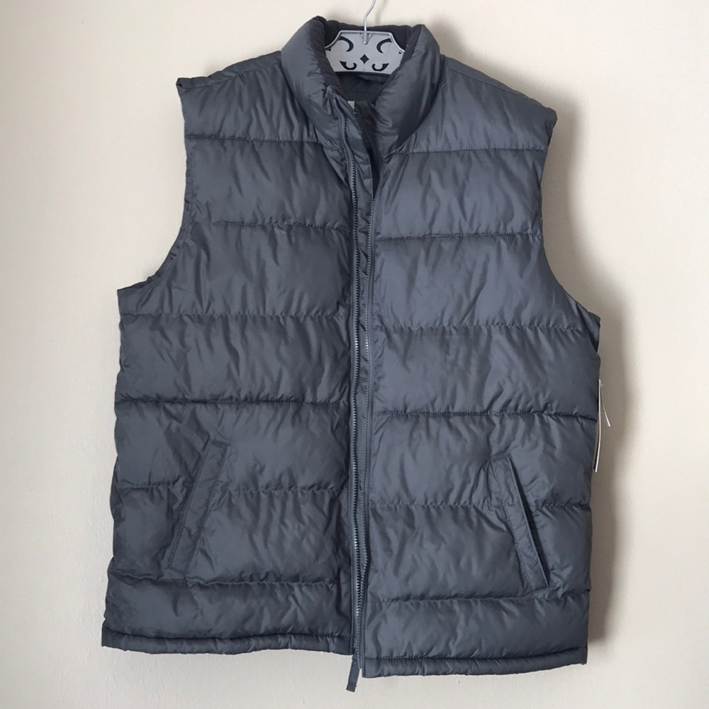 BNWT Men’s Old Navy Grey Puffy Vest